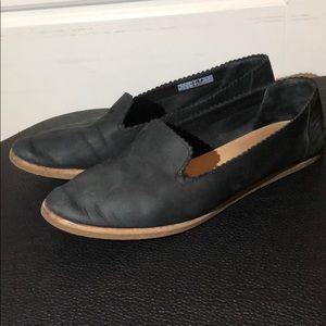 UGG Leather Vista Flats - Black